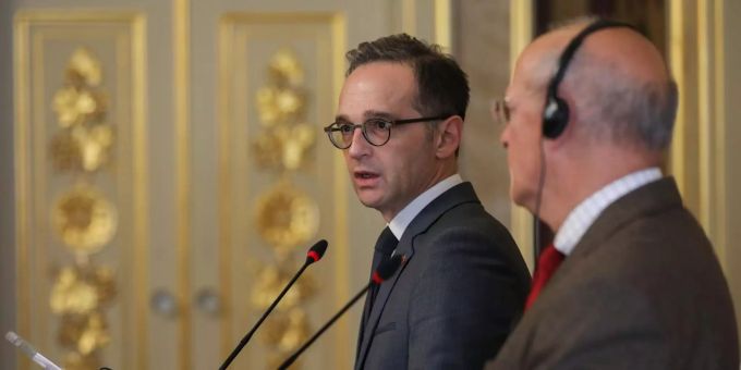 Bundesaussenminister Heiko Maas ist erschüttert über den Terroranschlag in Strassburg. Portugals Aussenminister Augusto Santos Silva (R)