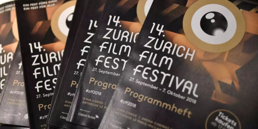 Das Programmheft des 14. Zurich Film Festival wurde an einer Pressekonferenz verteilt.