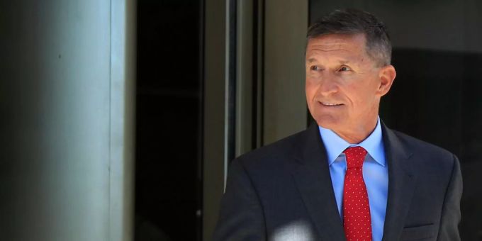 Trumps früherer Berater Michael Flynn stand mehrmals mit dem früheren russischen Botschafter Sergej Kisljak in Kontakt. Michael Flynn verlässt das Gericht in Washington.