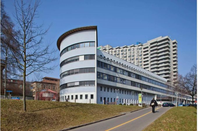 Ein Gebäude des Inselspitals.