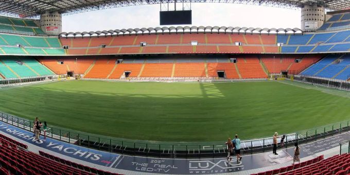 Die Mailänder Staatsanwaltschaft ermittelt gegen 16 Personen in Haft und drei unter Hausarrest wegen mutmasslicher Fan-Kriminalität im Giuseppe-Meazza-Stadion. (Symbolbild) Giuseppe-Meazza-Stadion