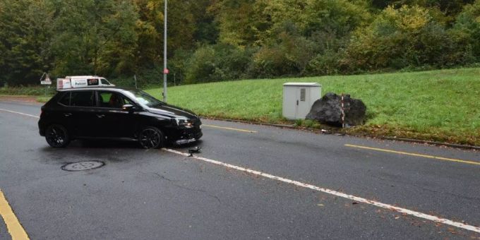 Luzern - Frau bei Selbstunfall verletzt