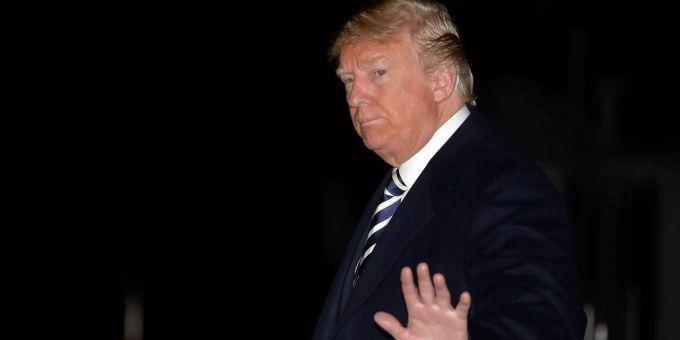 US-Präsident Donald Trump kommt nach einem dreitägigen Kampagnenausflug wieder im Weissen Haus in Washington an. US-Präsident Donald Trump kommt nach einem dreitägigen Kampagnenausflug wieder im Weissen Haus in Washington an.