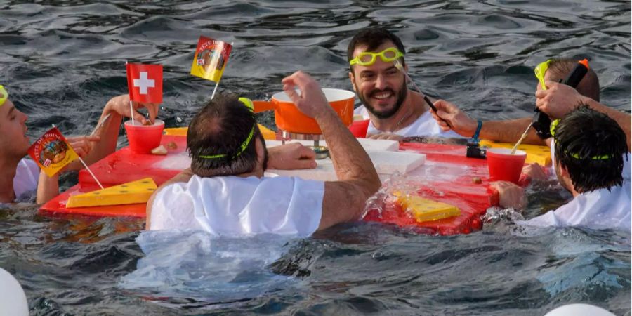 Ein Fondue wärmt bei den kalten Wassertemperaturen.