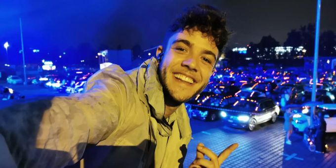 Der «Carfie»-Rekord von Luca Hänni. Luca Hänni