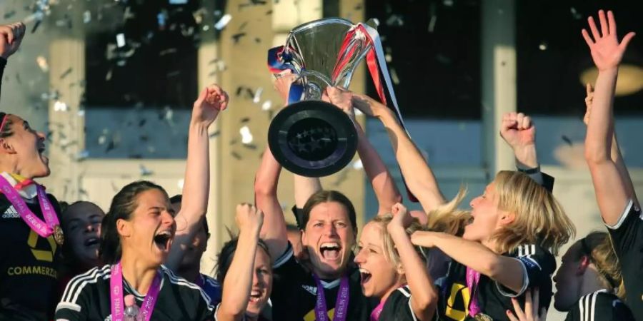 Unter neuem Namen wollen die Frankfurter Fussball-Frauen an alte Erfolge anknüpfen. Foto: Kay Nietfeld/dpa