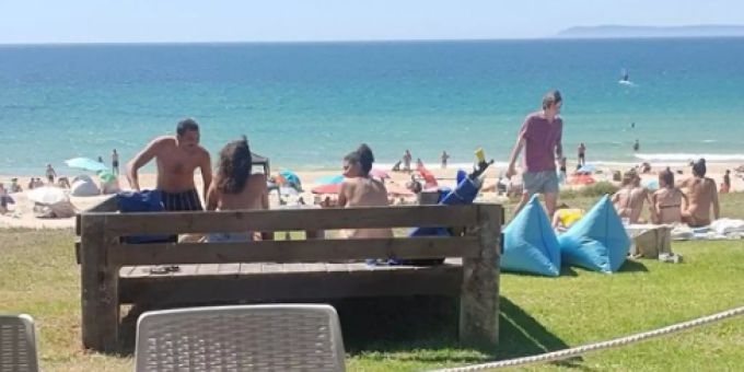 Zu viele Leute - Spanier müssen erste Touristen von Stränden wegweisen