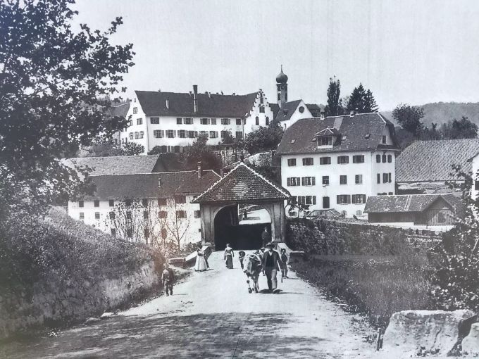 Die Brücke ist eine der letzten historischen Holzbrücken im Kanton. Die Brücke ist eine der letzten historischen Holzbrücken im Kanton.