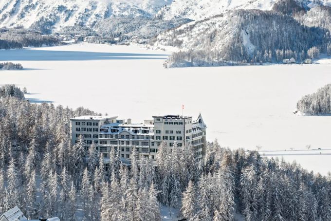 Schweizer Hotels dürften diesen Winter weniger Gäste empfangen. Hotel Waldhaus