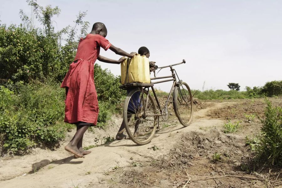 Fahrrad wasser spenden sammeln