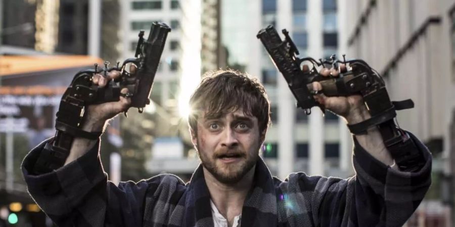 Miles (Daniel Radcliffe) muss sich im Kampf um Leben und Tod behaupten. Foto: -/Universum Film/dpa
