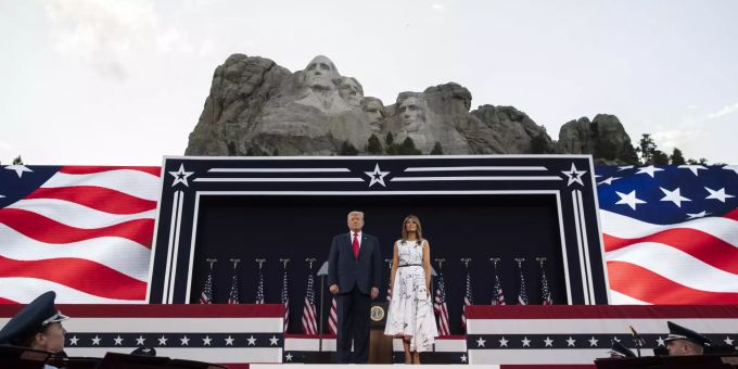 US-Präsident Donald Trump spricht zum amerikanischen Nationalfeiertag beim Mount Rushmore. donald Trump Rushmore