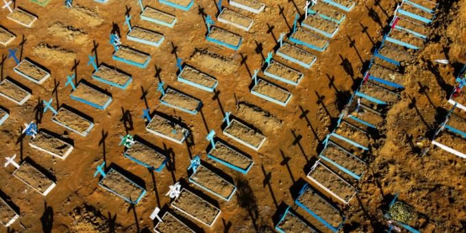 Friedhof in der brasilianischen Amazonasmetropole Manaus. Coronavirus Brasilien