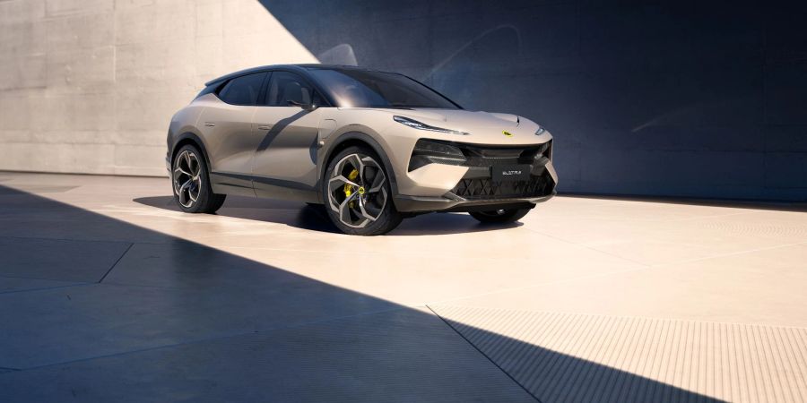 Rollt in die Startaufstellung: Lotus hat nun auch Details wie den Preis für das Sportwagen-SUV Eletre genannt, das 2023 auf die Strasse kommen soll.