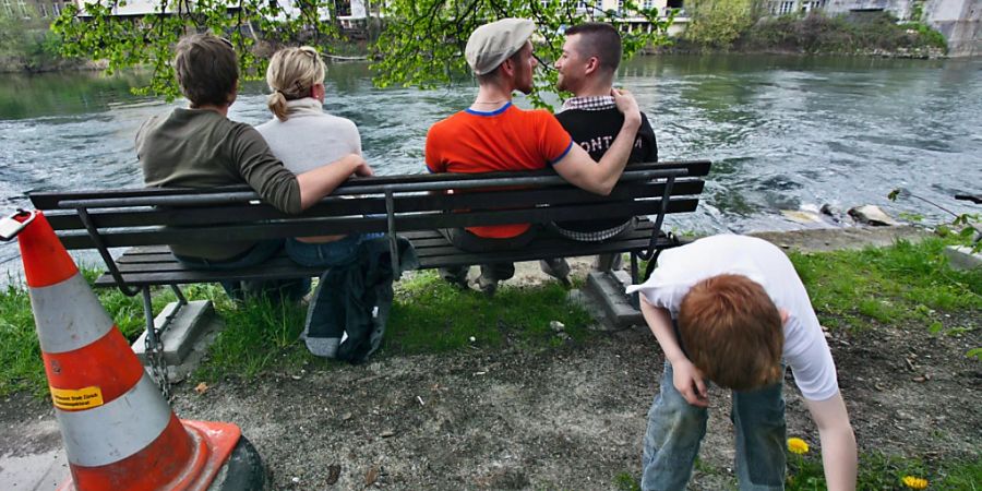 Die Eintragung von zwei Männern als Eltern eines von einer Leihmutter ausgetragenen Kindes wurde in der Schweiz verweigert. (Symbolbild)