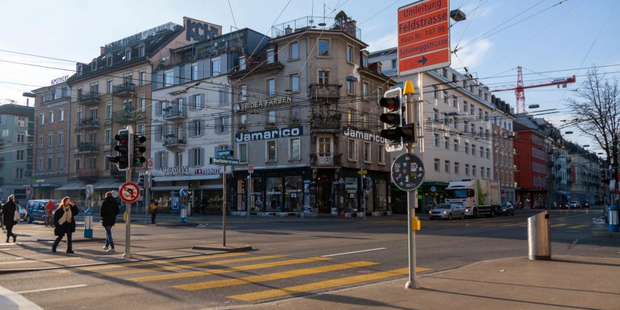 Die Kreuzung Langstrasse und Stauffacherstrasse im Kreis 4 in Zürich.