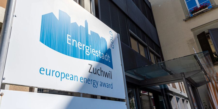 Die Gemeindeverwaltung von Zuchwil an der Hauptstrasse 65. Zuchwil ist Energiestadt mit Goldstatus.