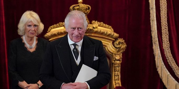 König Charles III. und Königsgemahlin Camilla. könig charles iii.