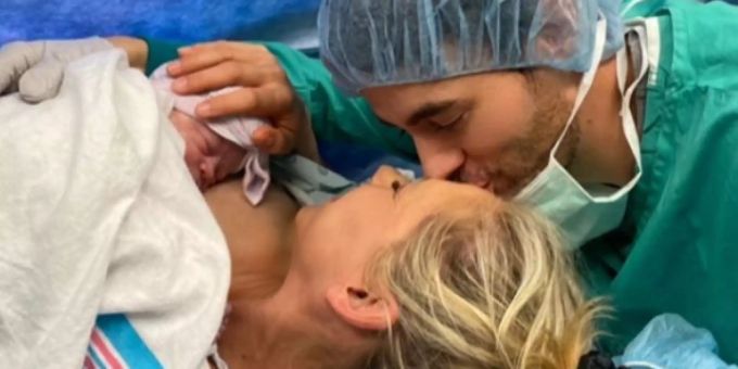 Ihr «Sonnenschein» - Kurnikowa und Iglesias zeigen erste Baby-Fotos