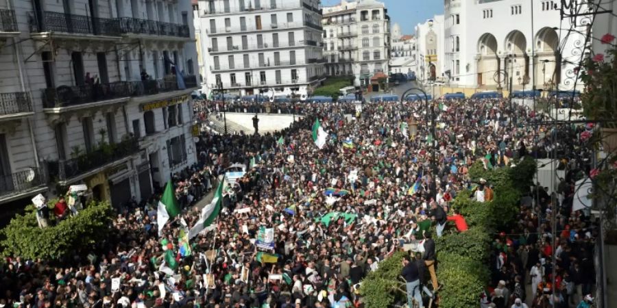 Massenproteste in Algerien