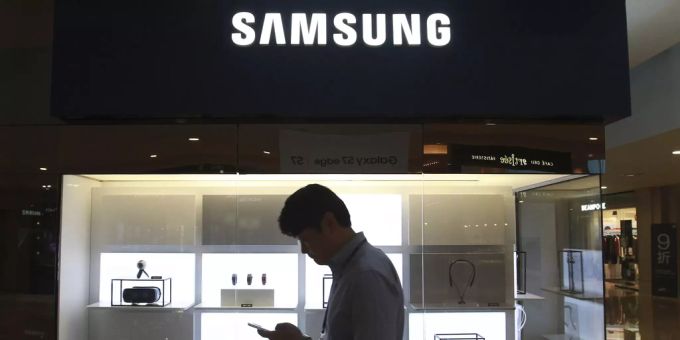 Das Samsung-Logo ist an einer Filiale zu sehen. Leak samsung Galaxy Watch 3