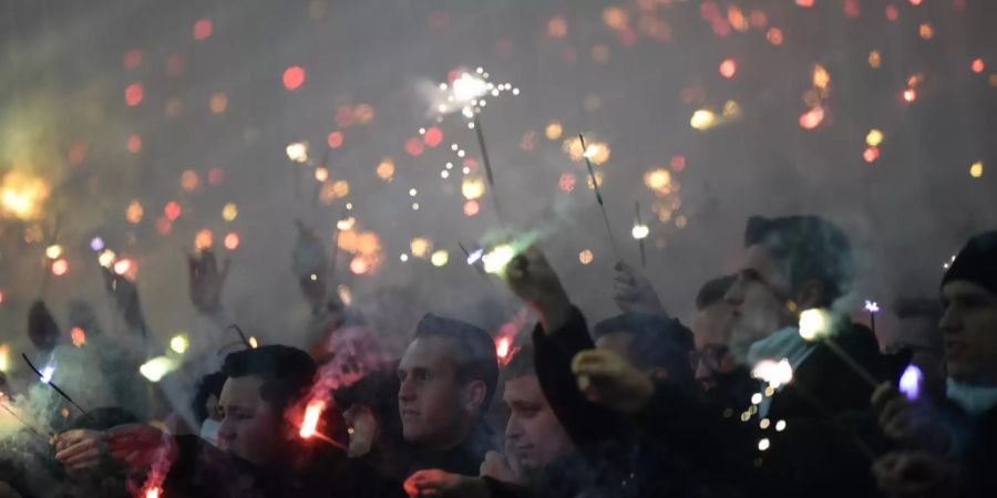 Im Europa-League-Spiel gegen Apollon Limassol im Jahr 2018 durften die Eintracht-Fans Wunderkerzen zünden.