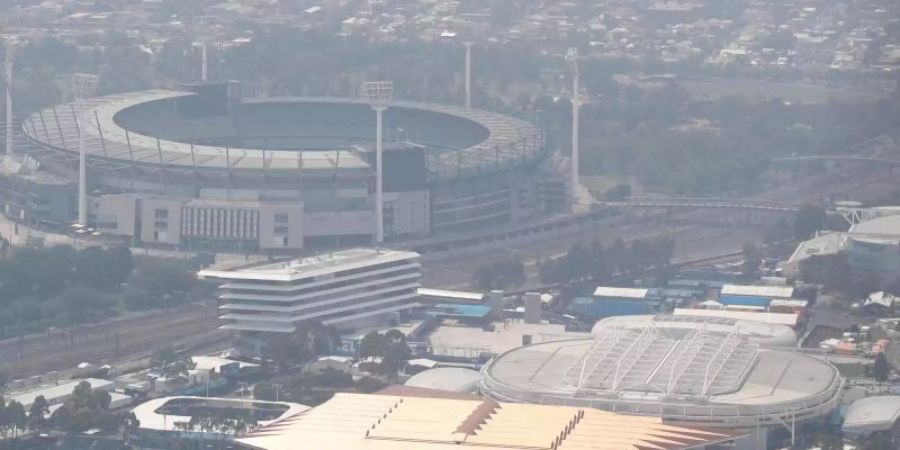 In Melbourne Cricket ist wegen der Buschbrände die Luft schlecht. Foto: David Crosling/AAP/dpa