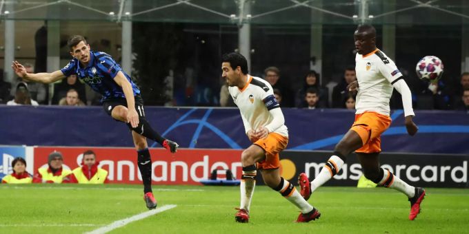 Atalantas Remo Freuler erzielt im Hinspiel des Champions-League-Achtelfinals gegen Valencia das 3-0. Atalanta-Valencia