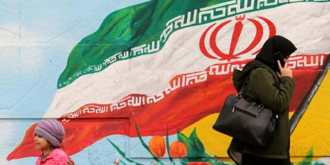 Die Proteste im Iran entzündeten sich an einer Erhöhung der Benzinpreise Die Proteste im Iran entzündeten sich an einer Erhöhung der Benzinpreise