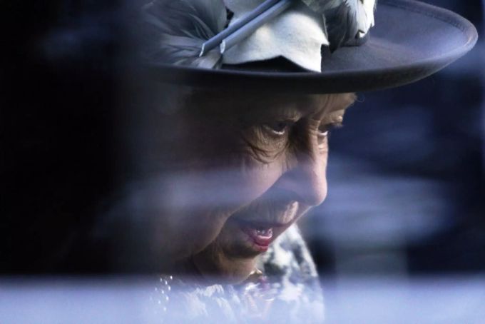 Die Queen fühlt sich im Stich gelassen. queen