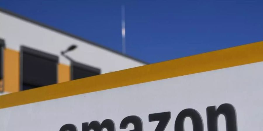 Amazon investierte massiv in seine Versandlogistik, um möglichst vielen «Prime»-Kunden das Versprechen von Lieferungen innerhalb von 24 Stunden zu erfüllen. Foto: Ina Fassbender/dpa