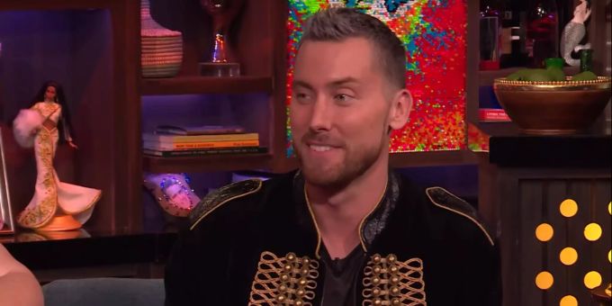 Sänger Lance Bass plaudert bei Andy Cohen über Spears' Blitzhochzeit. Lance Bass