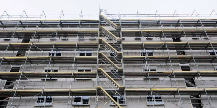Baugerüst an einem Neubau