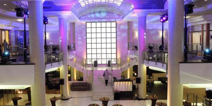 Blick in die Lobby des Hilton Hotels Berlin. Foto: Britta Pedersen Hilton