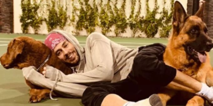 Enrique Iglesias geniesst das Leben mit seiner Familie. Enrique Iglesias