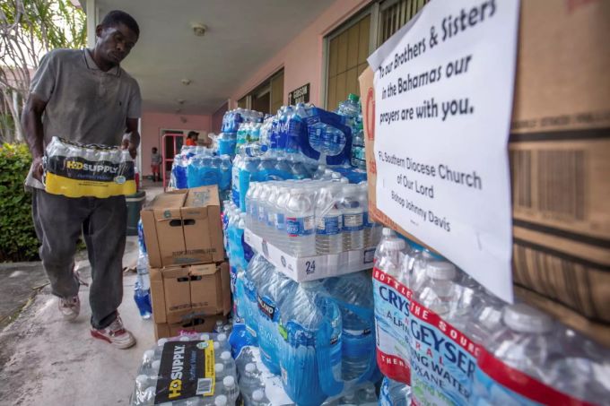 Lebensmittelspenden für die Menschen auf den Bahamas. Spenden Bahamas