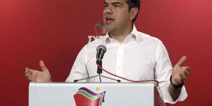 Der griechische Ministerpräsident Alexis Tsipras will vorgezogene Parlamentswahlen, weil seine linke Regierungspartei Syriza bei der Europawahl schlecht abgeschnitten hat. Foto: Yorgos Karahalis/AP