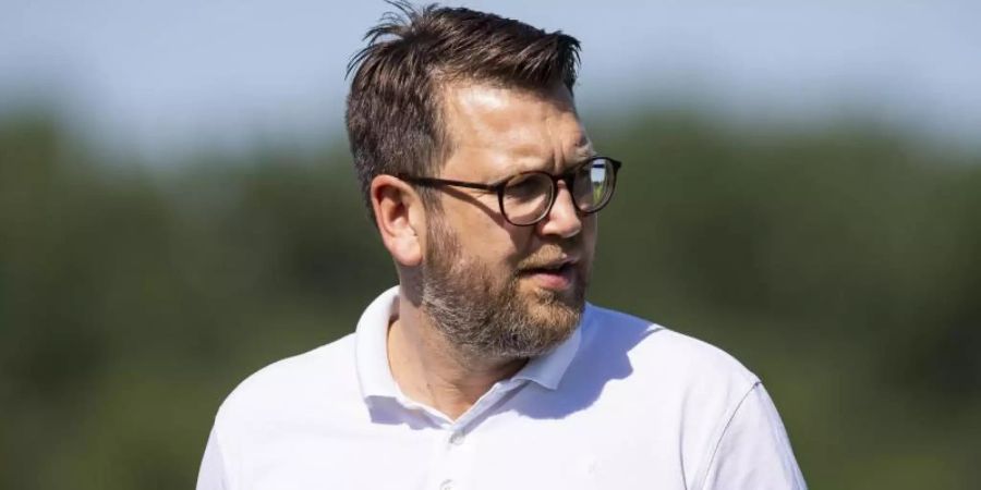 Paderborn-Manager Martin Przondziono beklagt die grossen finanziellen Unterschiede in der Fussball-Bundesliga. Foto: Guido Kirchner