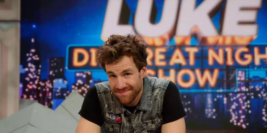 Der Komiker Luke Mockridge im «Greatnightshow»-Studio. Foto: Henning Kaiser