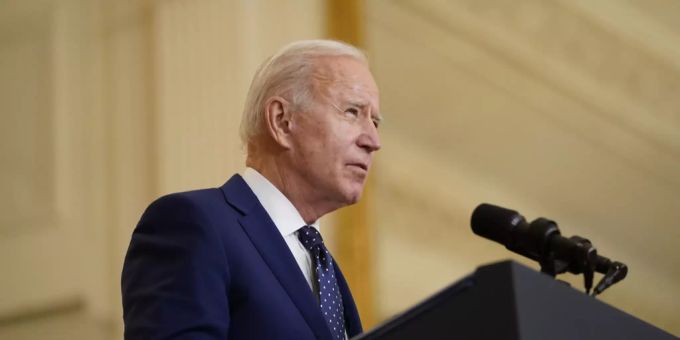 Joe Biden bei einer Ansprache vor dem Weissen Haus am 15. April. Joe Biden Flüchtlinge