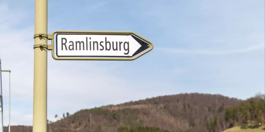 Ortsschild der Gemeinde Ramlinsburg.