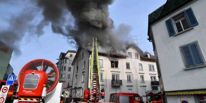 Brand in Mehrfamilienhaus in St. Gallen.