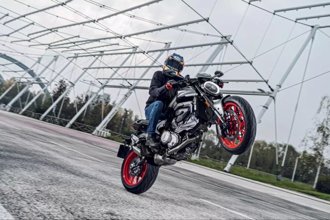 Schon fast 30 Jahre am Markt und für 2021 komplett neu aufgelegt: Ducati Monster. Motorrad Ducati Monster