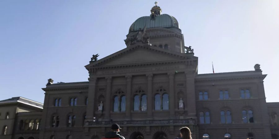 Wieder Betrieb im und ums Bundeshaus: Die eidgenössischen Räte kommen in den nächsten drei Wochen zur Sommersession zusammen. (Archivbild)