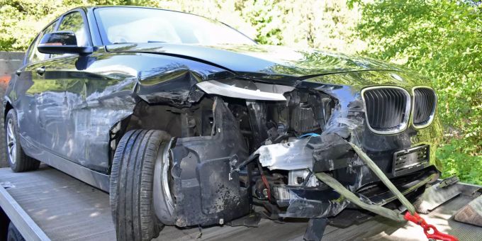 Am Fahrzeug entstand ein Sachschaden in der Höhe von rund 8000 Franken. Luzerner Polizei