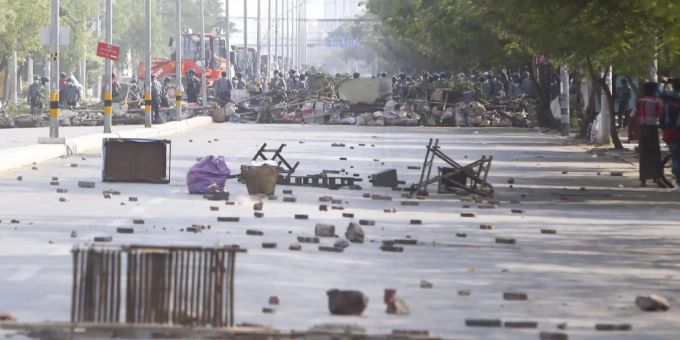In Myanmar wurden mindestens weitere 18 Menschen getötet und 30 verletzt. Sicherheitskräfte schossen mit scharfer Munition in Menschenmassen. myanmar
