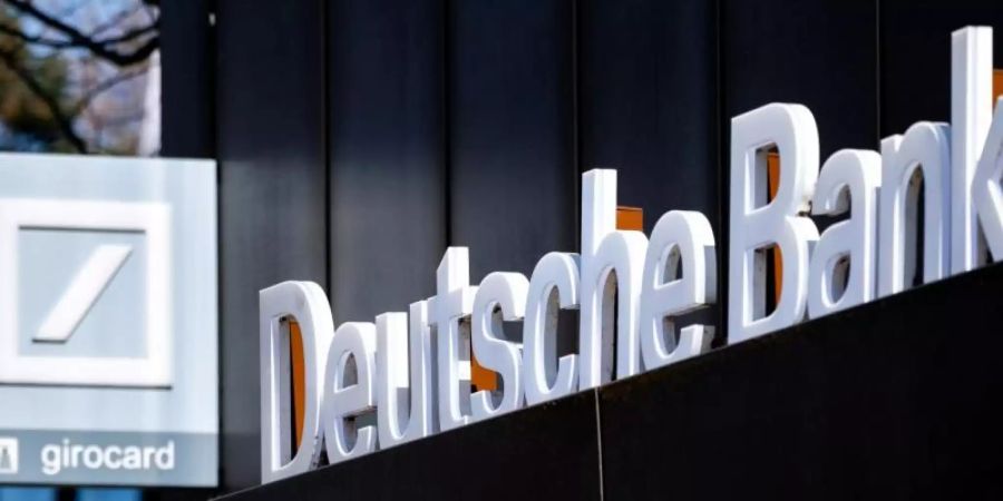 In den ersten drei Monaten des laufenden Jahres konnte die Deutsche Bank ihre Erträge um 14 Prozent auf gut 7,2 Milliarden Euro steigern. Foto: Hauke-Christian Dittrich/dpa