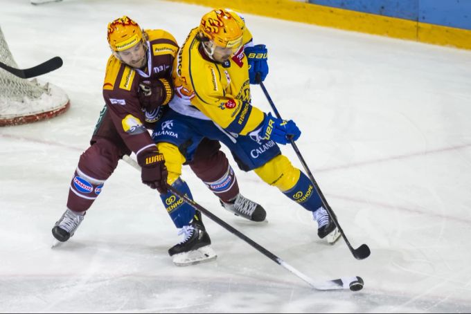 Die Davoser sind den Genfern an diesem Abend immer einen Schritt voraus. Auch im Duell der beiden Topscorer Vatanen (l.) und Stransky (r.). Davos
