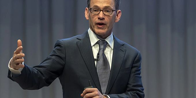 Der deutsche Chemieriese Bayer arbeitet an einer Alternative zum umstrittenen Unkrautvernichter Glyphosat. «Wir testen diese neue Substanz schon an echten Pflanzen», sagte der Vorstandsvorsitzende Bill Anderson der «Frankfurter Allgemeinen Sonntagszeitung» (F.A.S.). (Archivbild) Der deutsche Chemieriese Bayer arbeitet an einer Alternative zum umstrittenen Unkrautvernichter Glyphosat. «Wir testen diese neue Substanz schon an echten Pflanzen», sagte der Vorstandsvorsitzende Bill Anderson der «Frankfurter Allgemeinen Sonntagszeitung» (F.A.S.). (Archivbild)