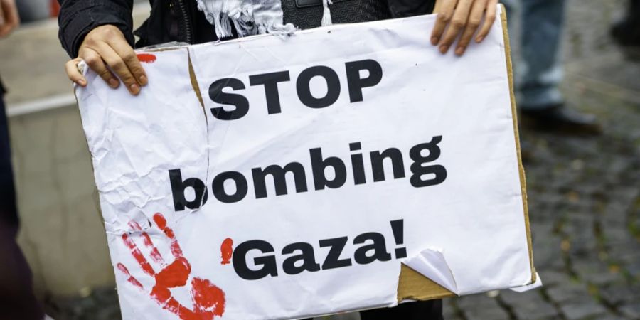 Stop bombing Gaza Schild